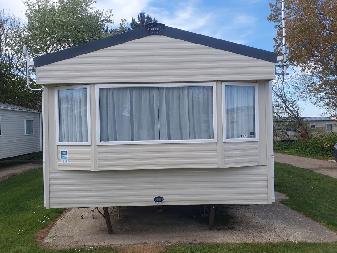 Caravan 325