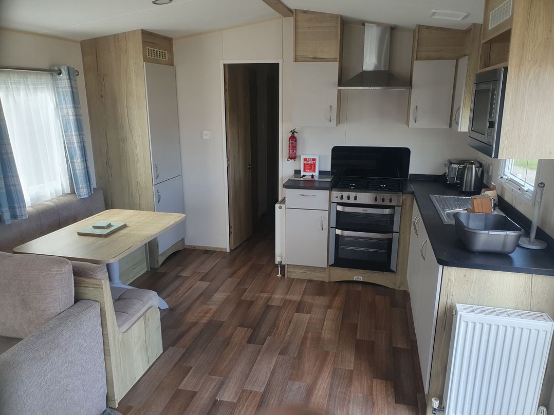 Caravan 325