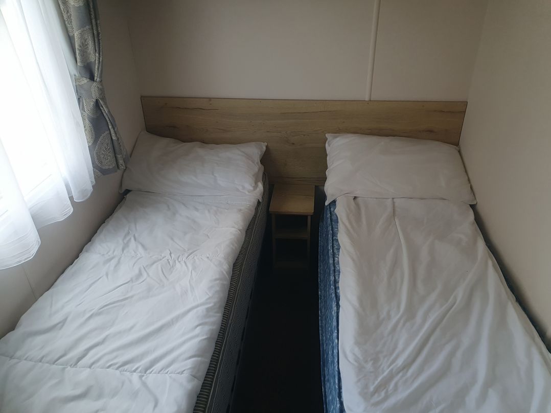 Caravan 325