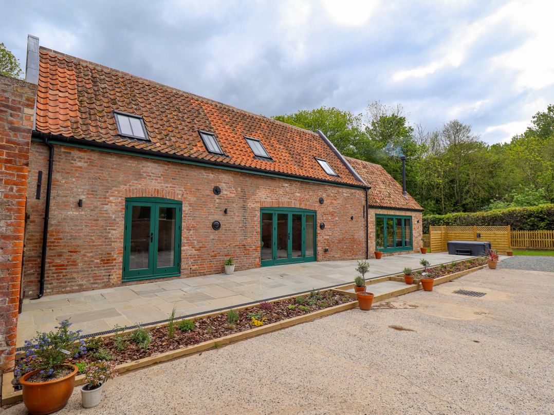 Bobblehat Barn