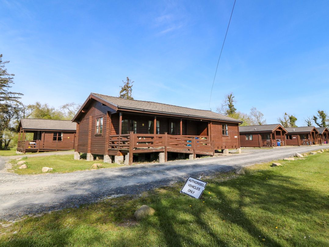 Lodge 2 -  Bron Eifion