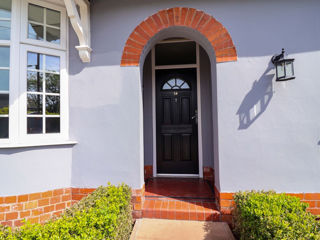 18 Crewe Road