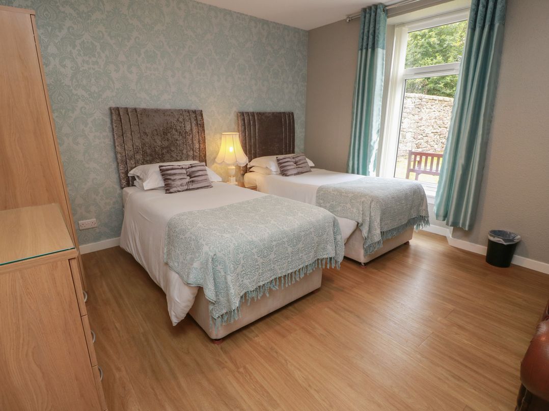 1 St. Catherines Cottages