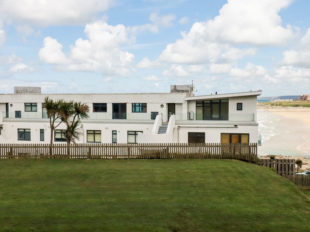 Fistral Bay Apt.