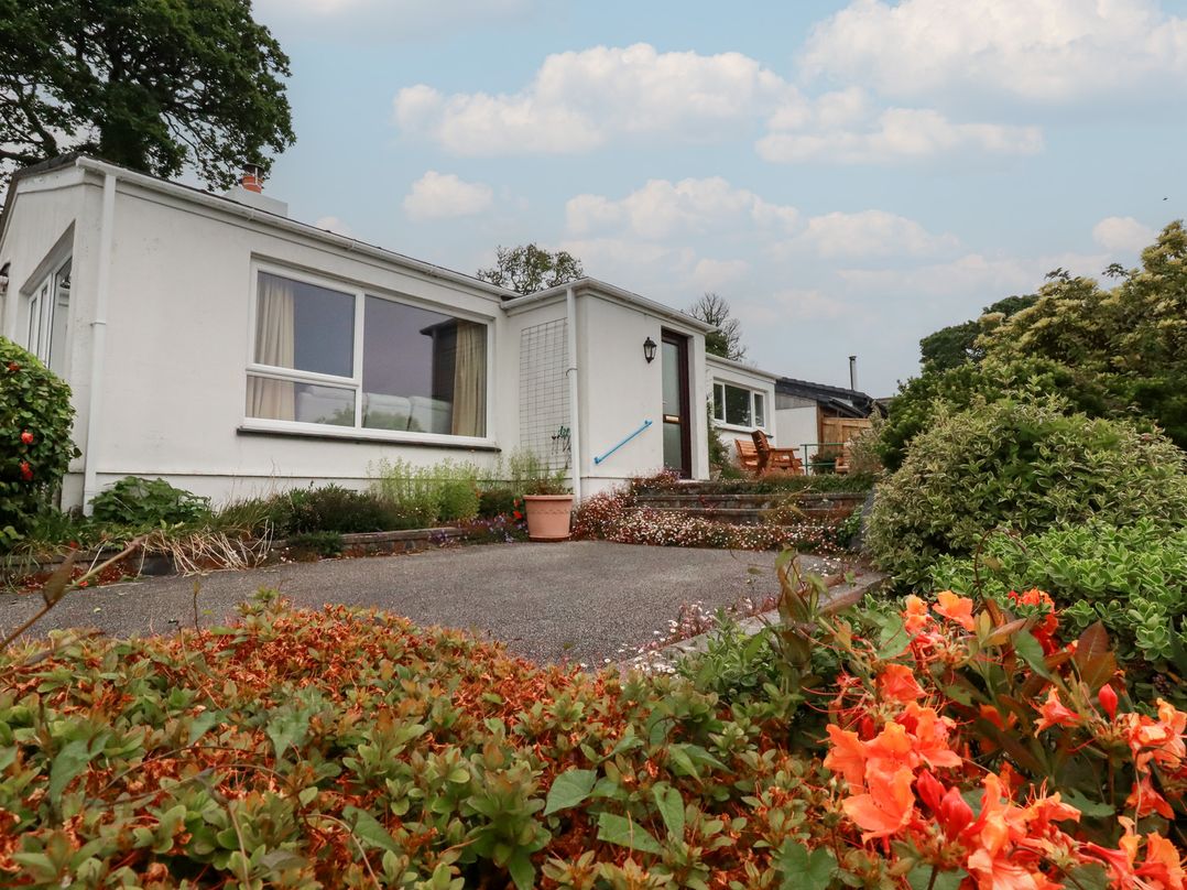 7 Chycoose Parc