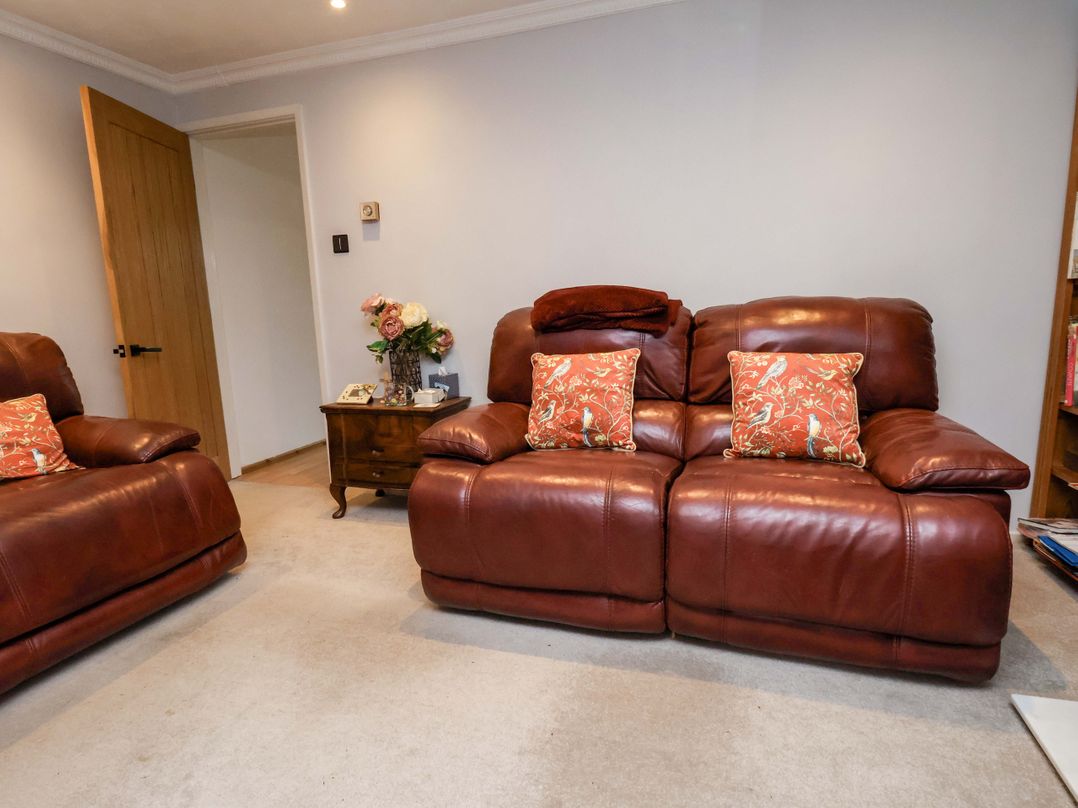 7 Crestbrooke
