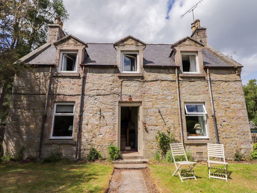 Gairnshiel School House