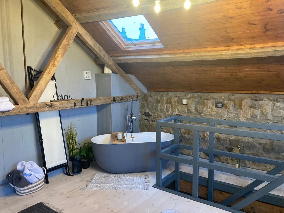 1-Bed Barn Conversion, Sleeps 2 with Parking