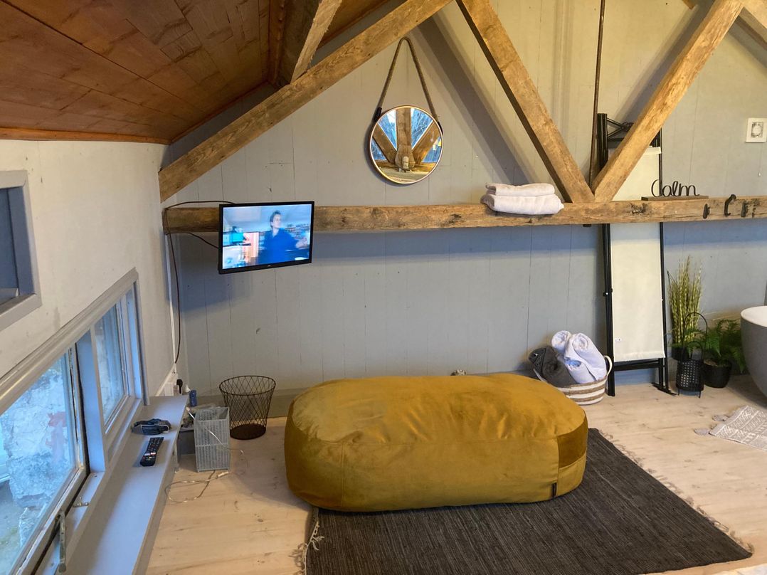 1-Bed Barn Conversion, Sleeps 2 with Parking