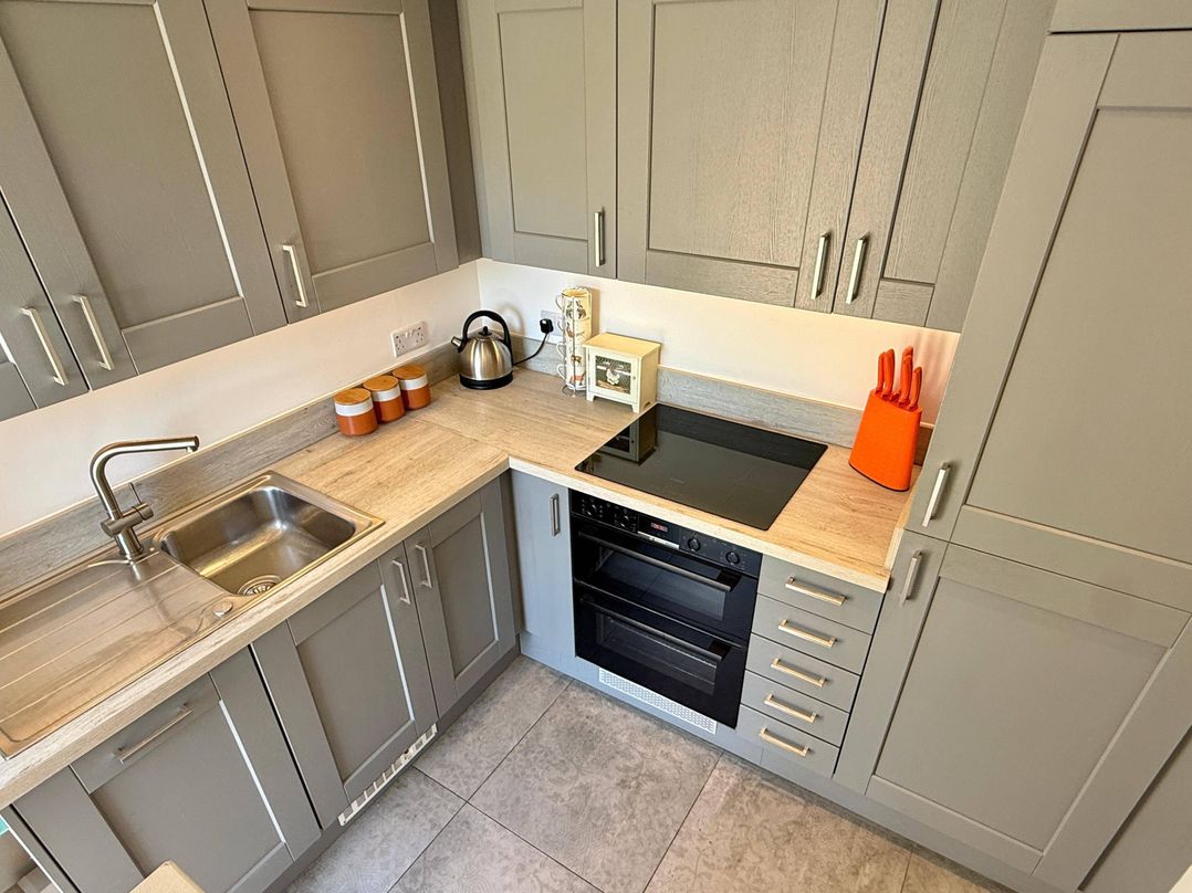 Charming Barn Annex with Stables New Forest Escape