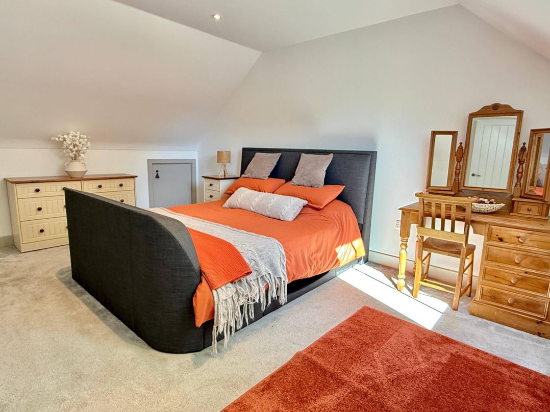 Charming Barn Annex with Stables New Forest Escape