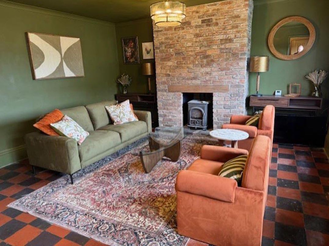 Llysawelon 2-Bed Cottage, Sleeps 5, Pets Ok