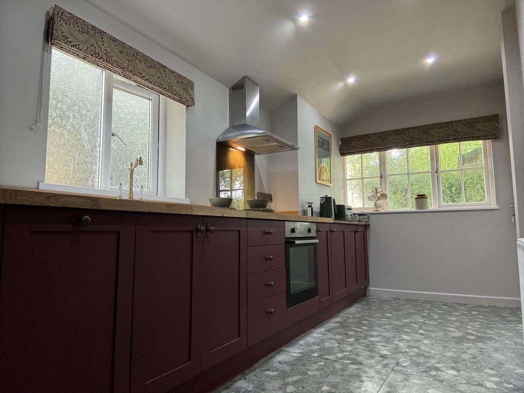 Llysawelon 2-Bed Cottage, Sleeps 5, Pets Ok