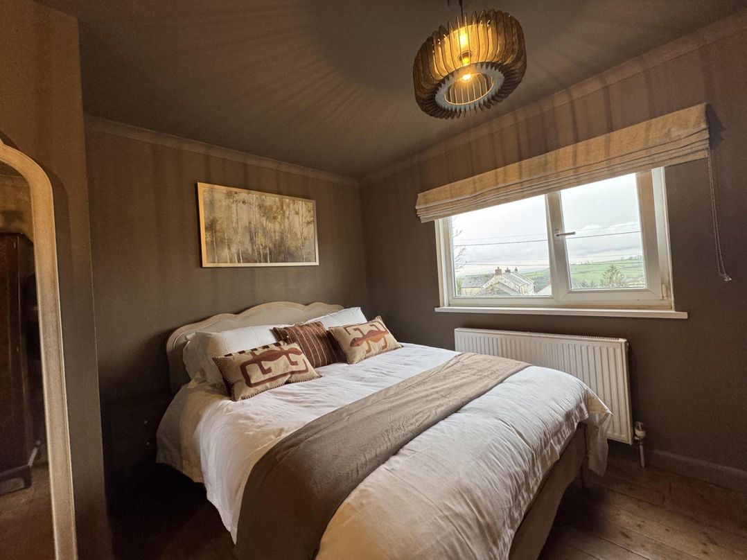 Llysawelon 2-Bed Cottage, Sleeps 5, Pets Ok