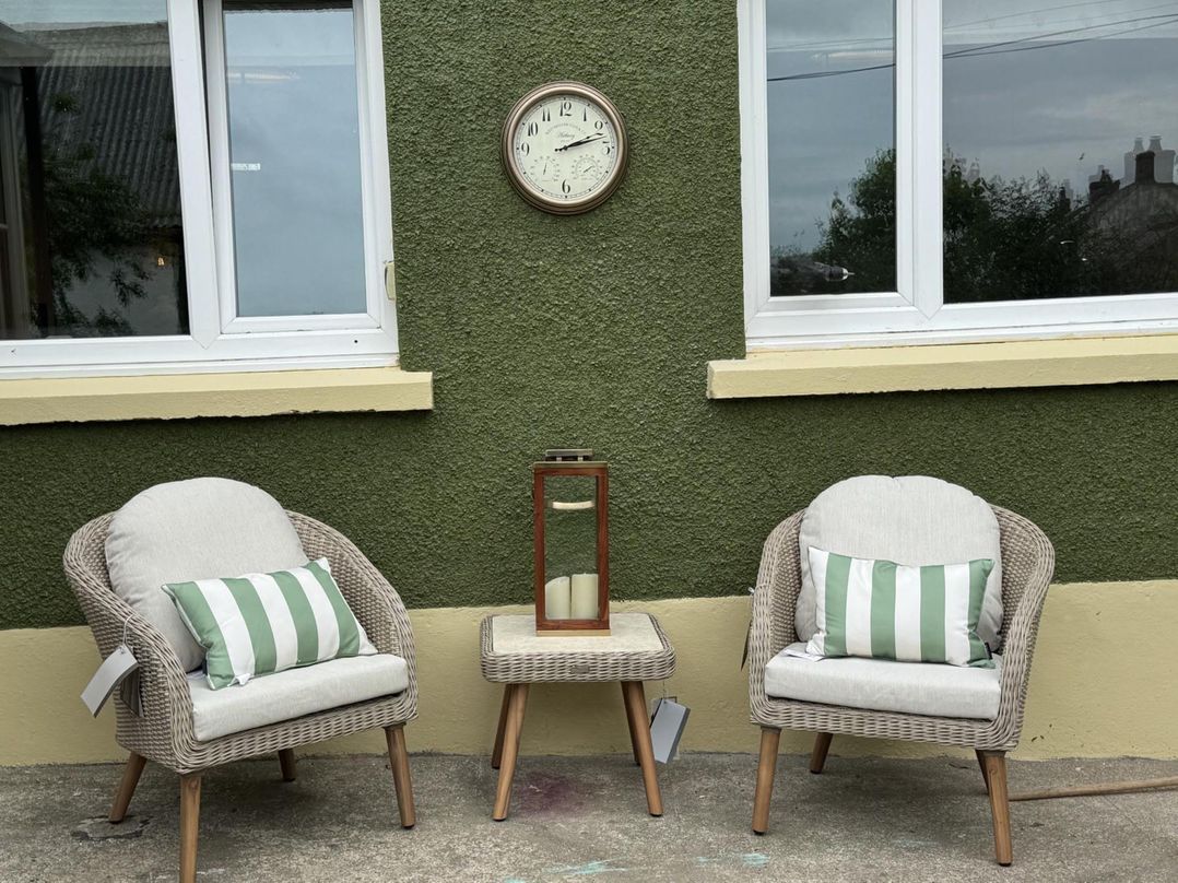 Llysawelon 2-Bed Cottage, Sleeps 5, Pets Ok