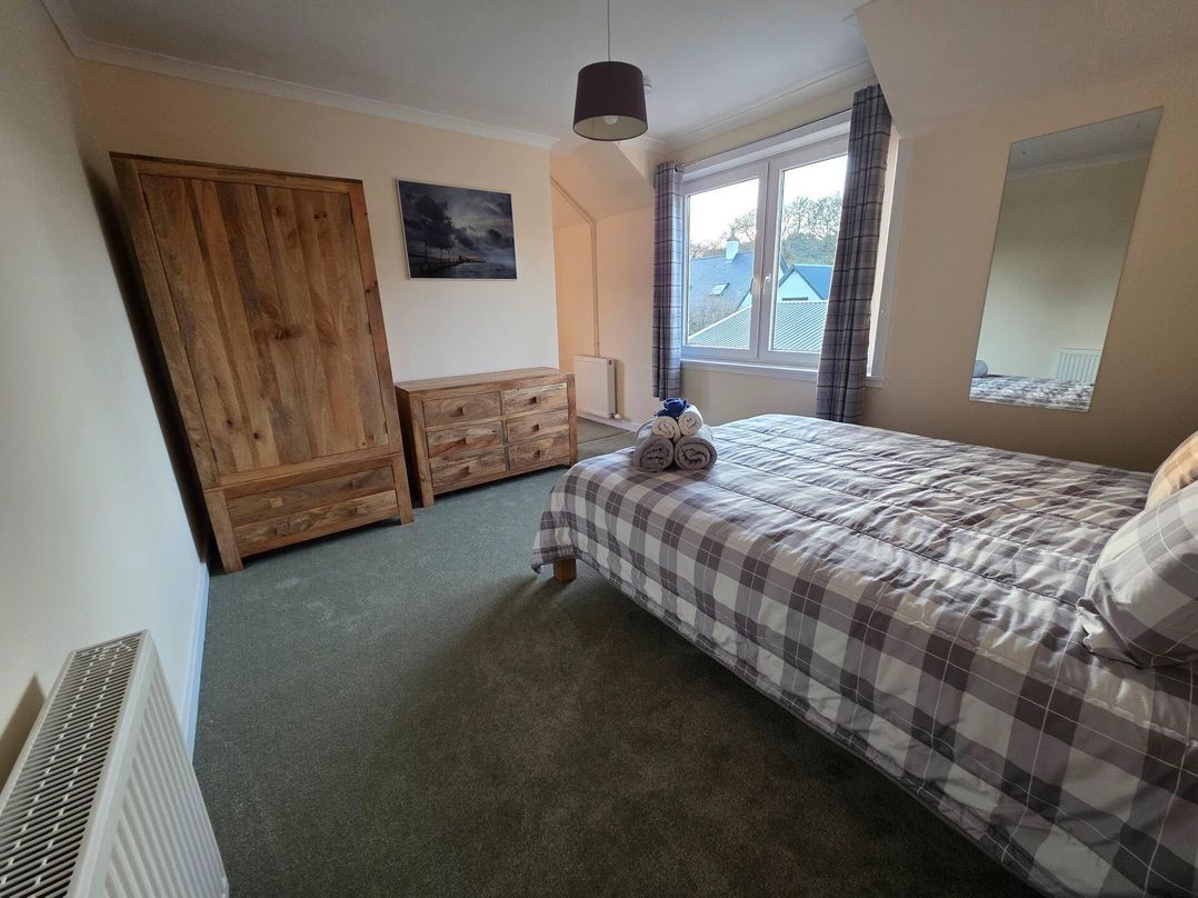 Highlands - River View - Apt - Sleeps 4 - Garden