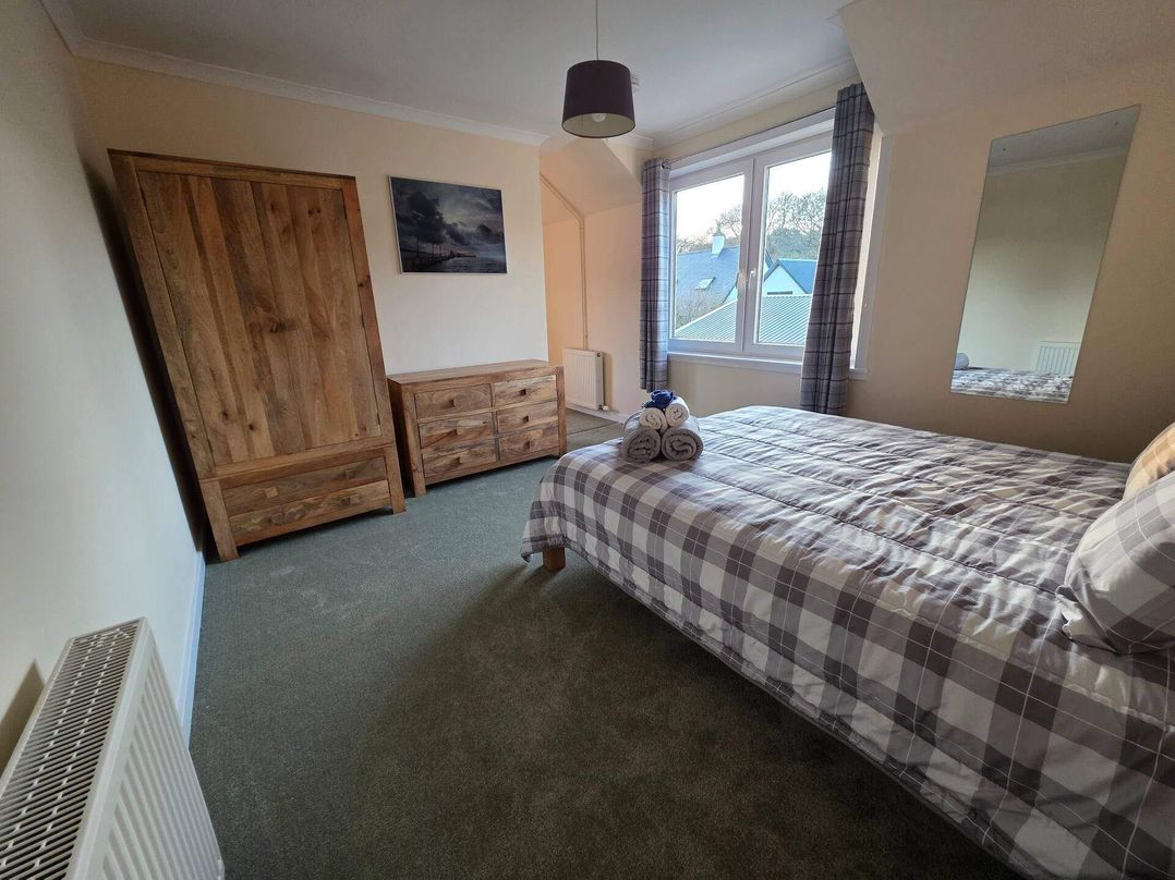 Highlands - River View - Apt - Sleeps 4 - Garden
