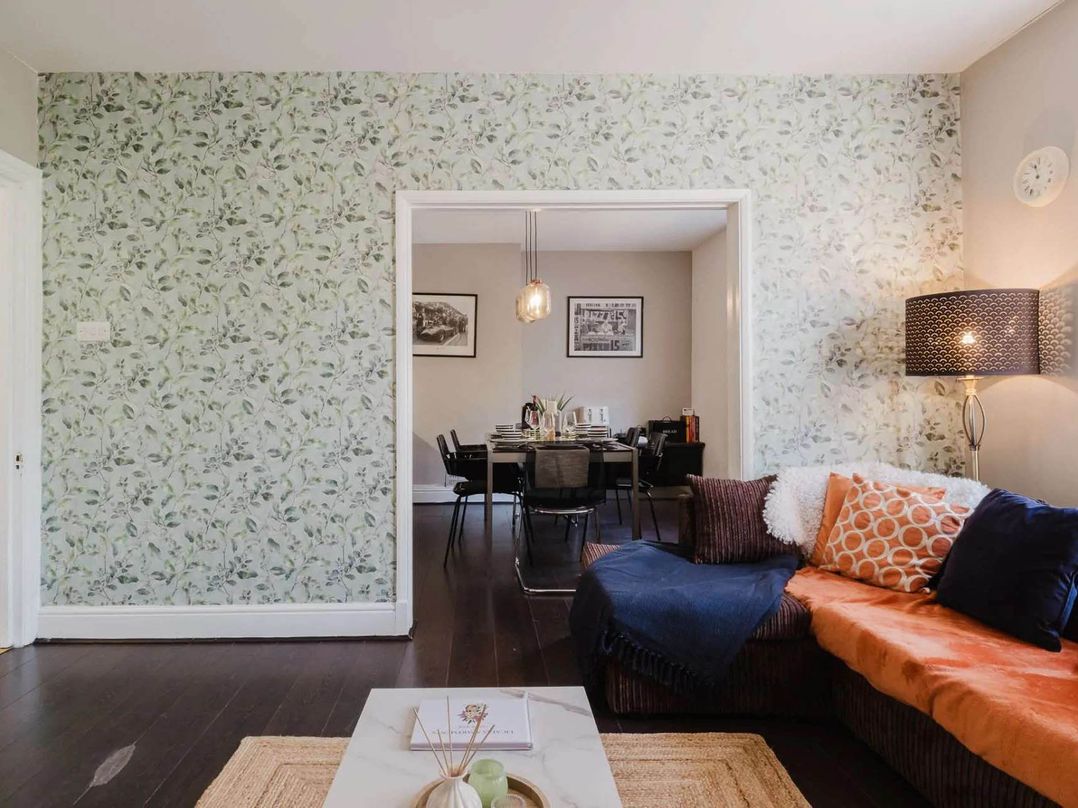 Licatas Apartment Cirencester Cotswolds Sleeps 6