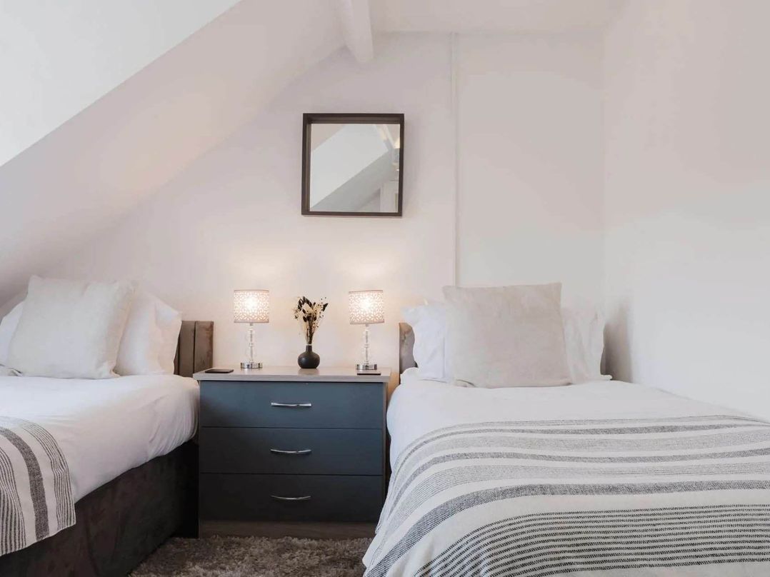 Licatas Apartment Cirencester Cotswolds Sleeps 6