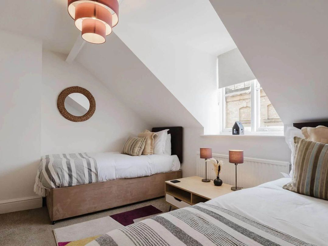 Licatas Apartment Cirencester Cotswolds Sleeps 6