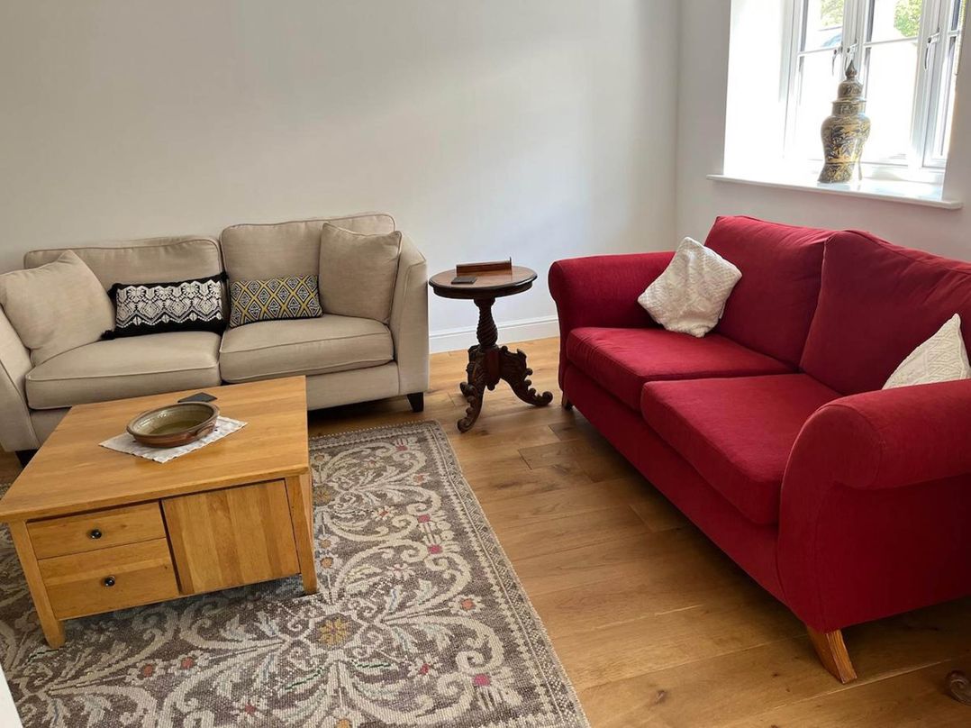 Apartment Sleeps 4 with Parking