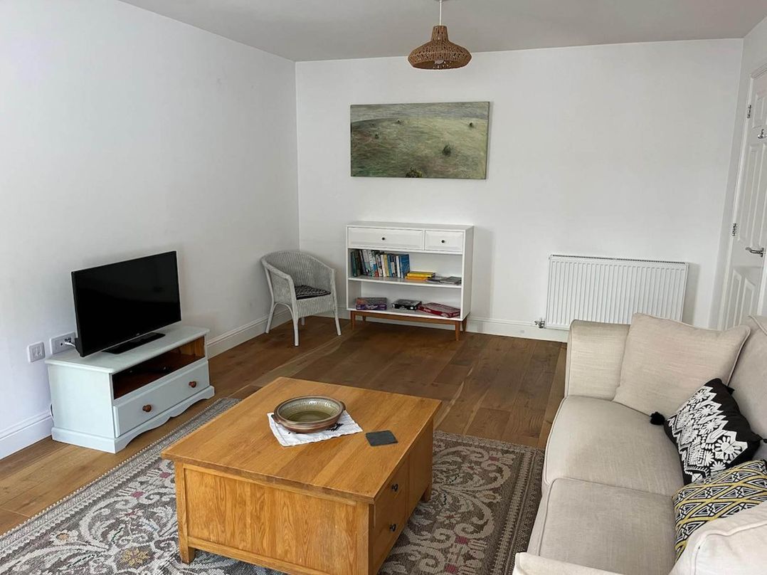 Apartment Sleeps 4 with Parking