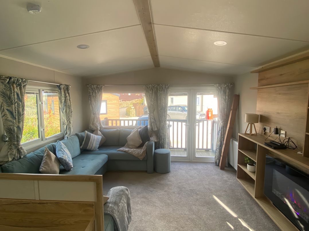 Coworth Deluxe Cabin with Garden