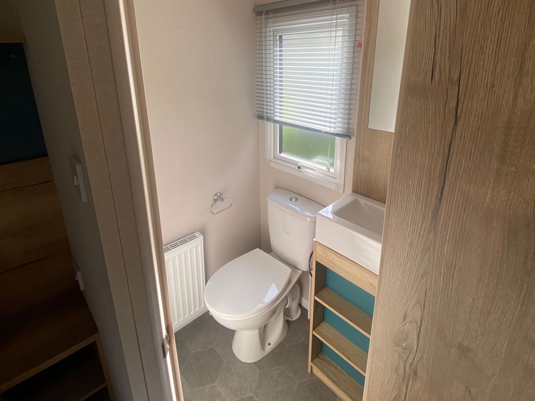 Coworth Deluxe Cabin with Garden