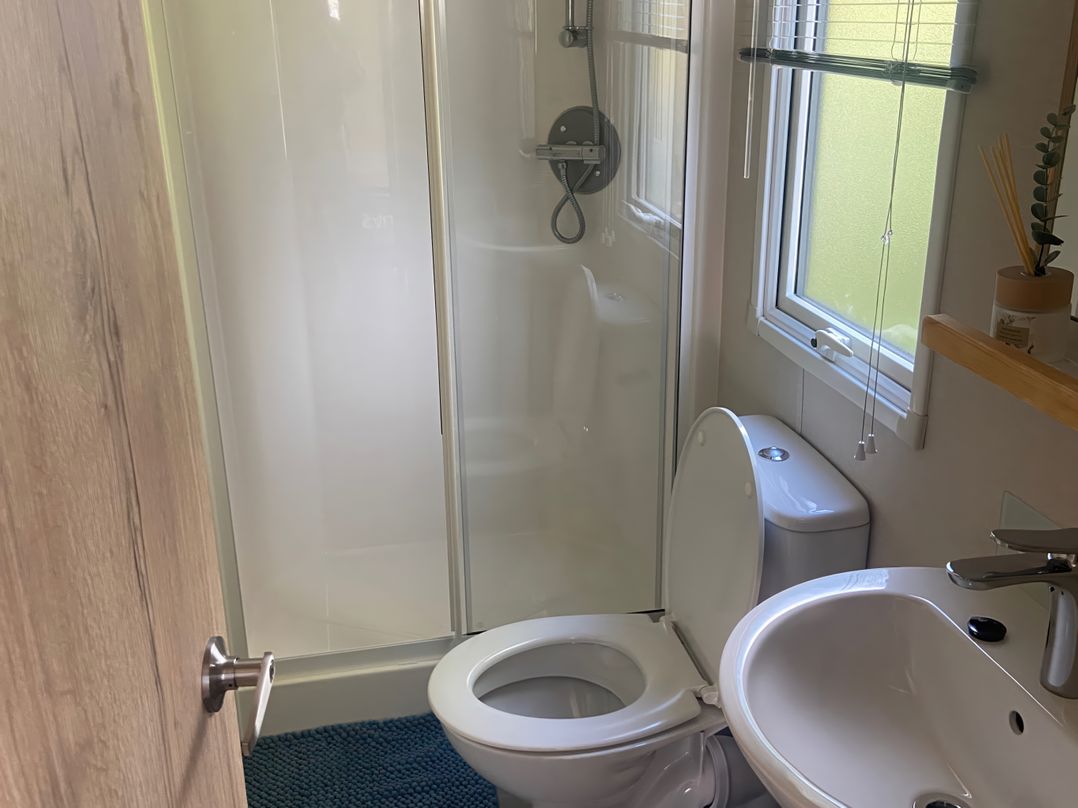 Coworth Deluxe Cabin with Garden