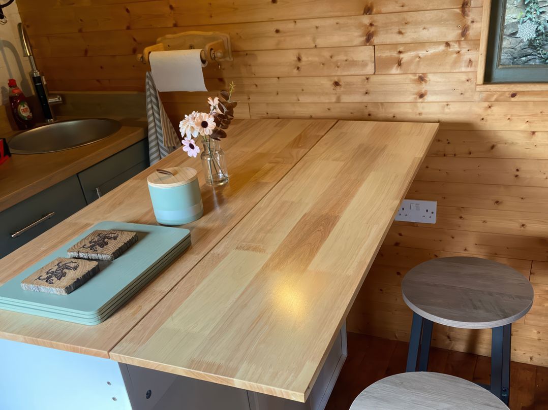 Cozy Cabin Retreat in Newtown