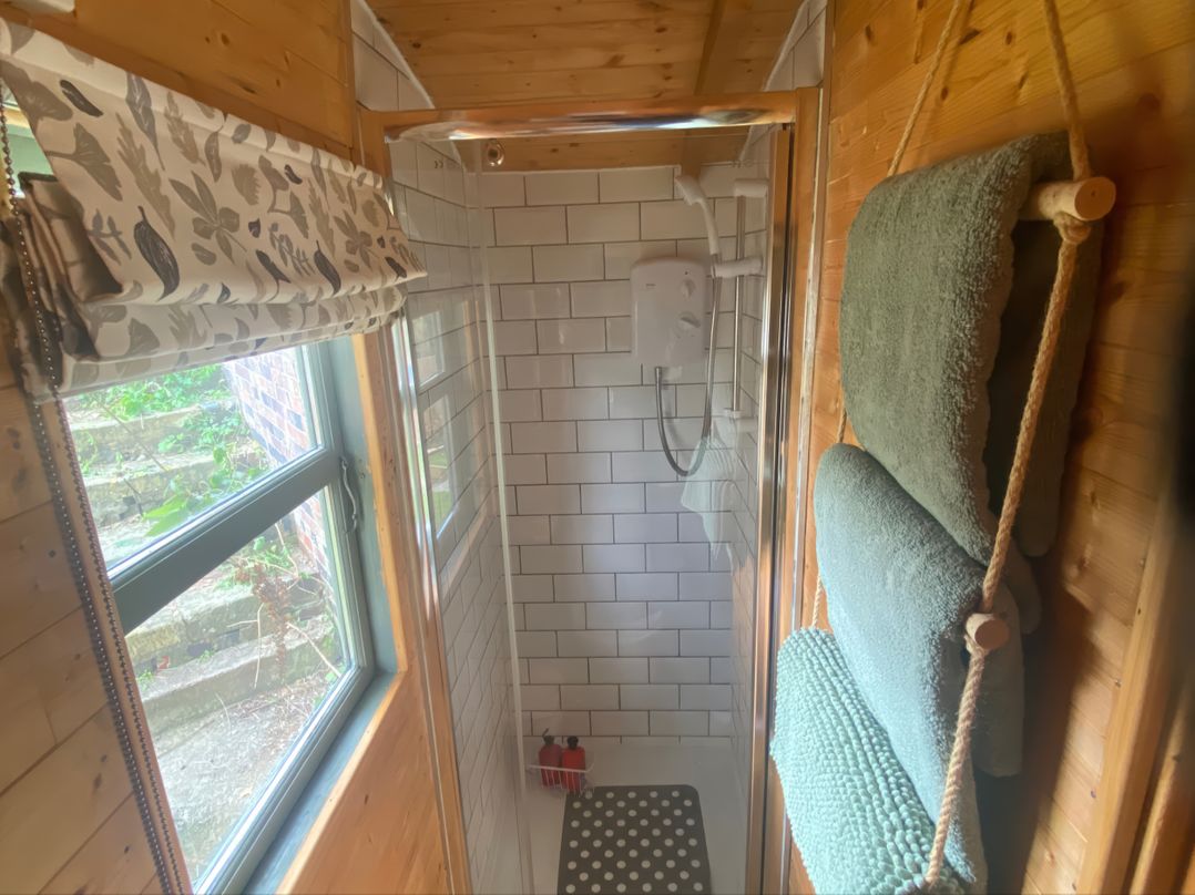 Cozy Cabin Retreat in Newtown