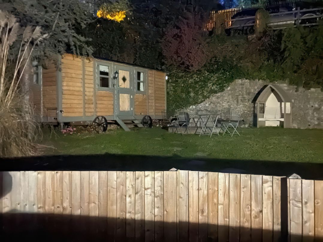 Cozy Cabin Retreat in Newtown