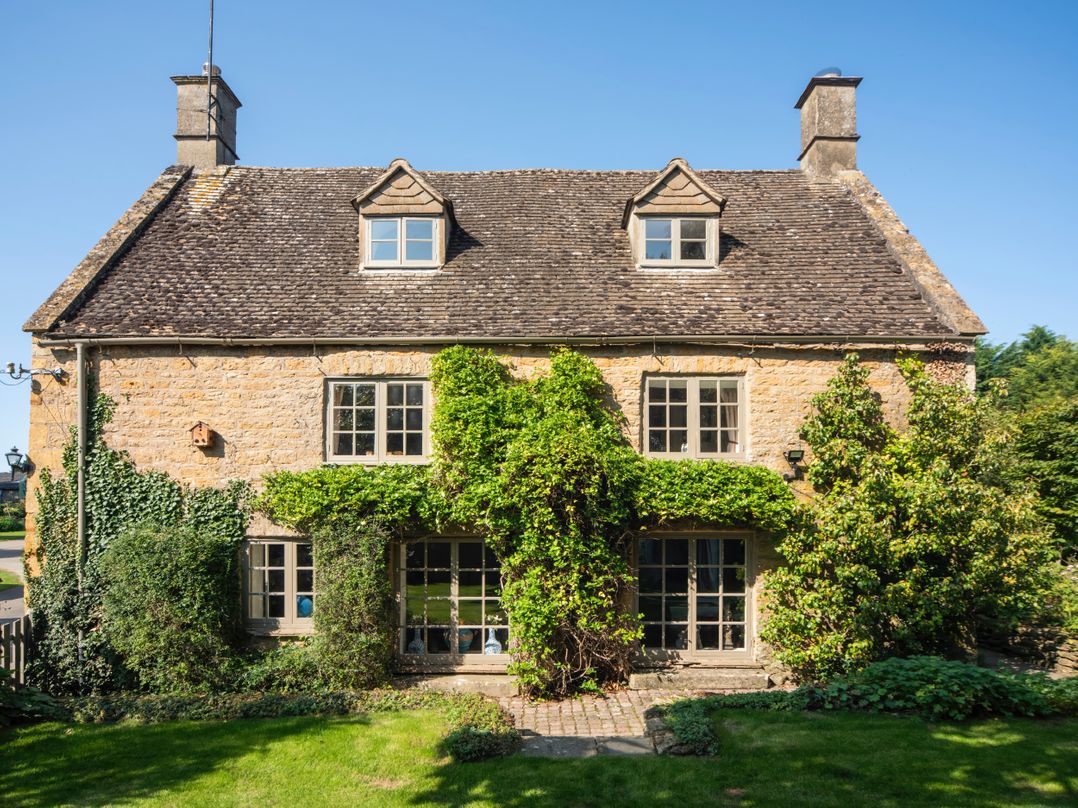 Cotswolds - Garden - Bbq - Parking - Sleeps 6
