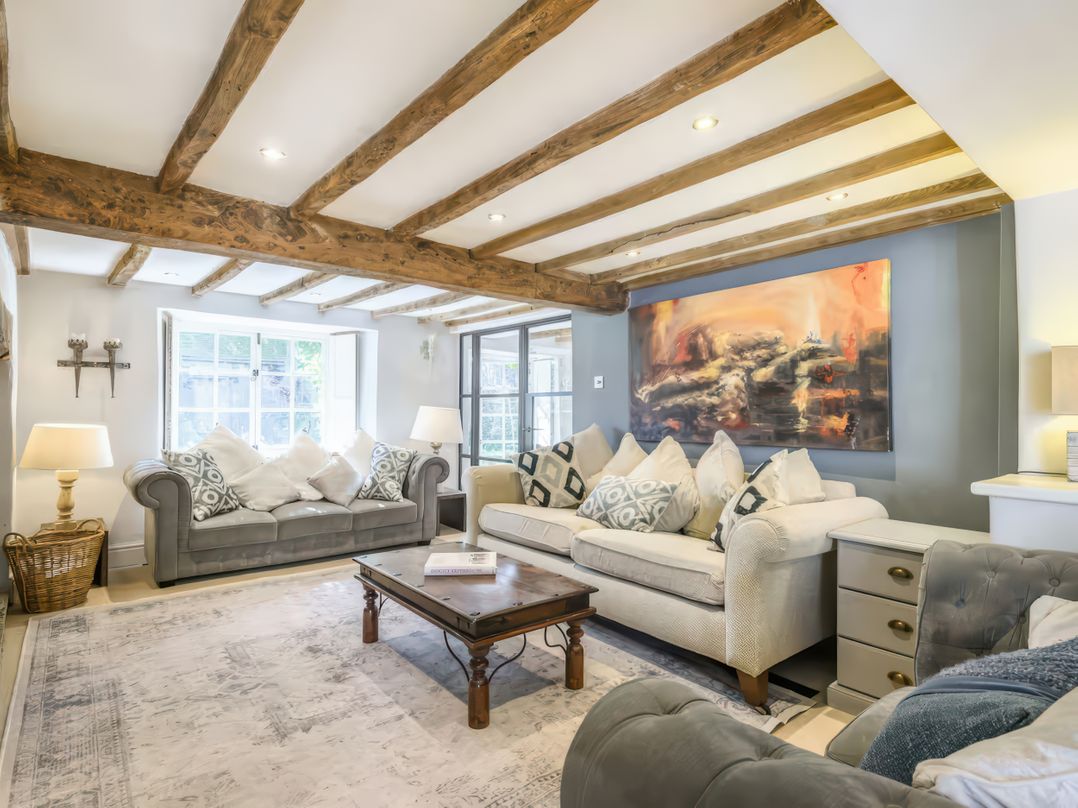 Cotswolds - Garden - Bbq - Parking - Sleeps 6