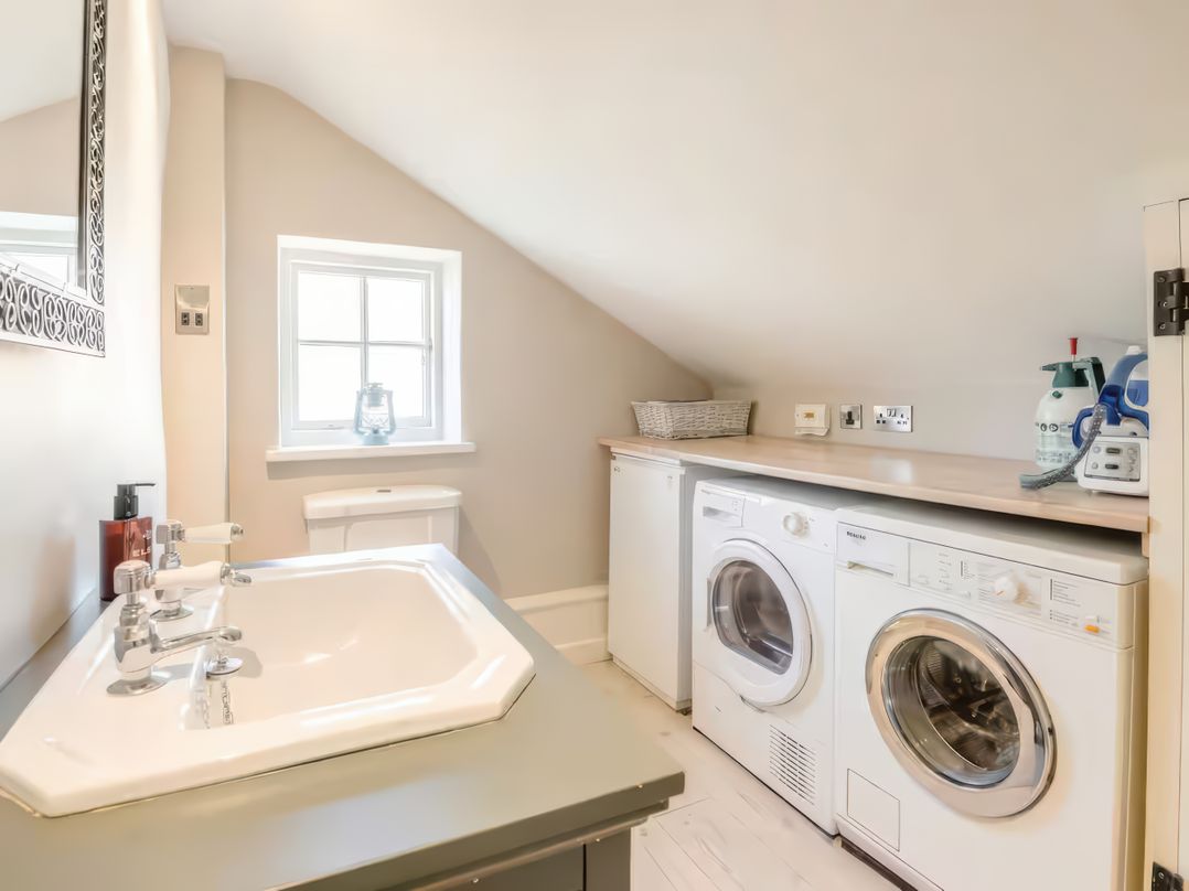 Cotswolds - Garden - Bbq - Parking - Sleeps 6