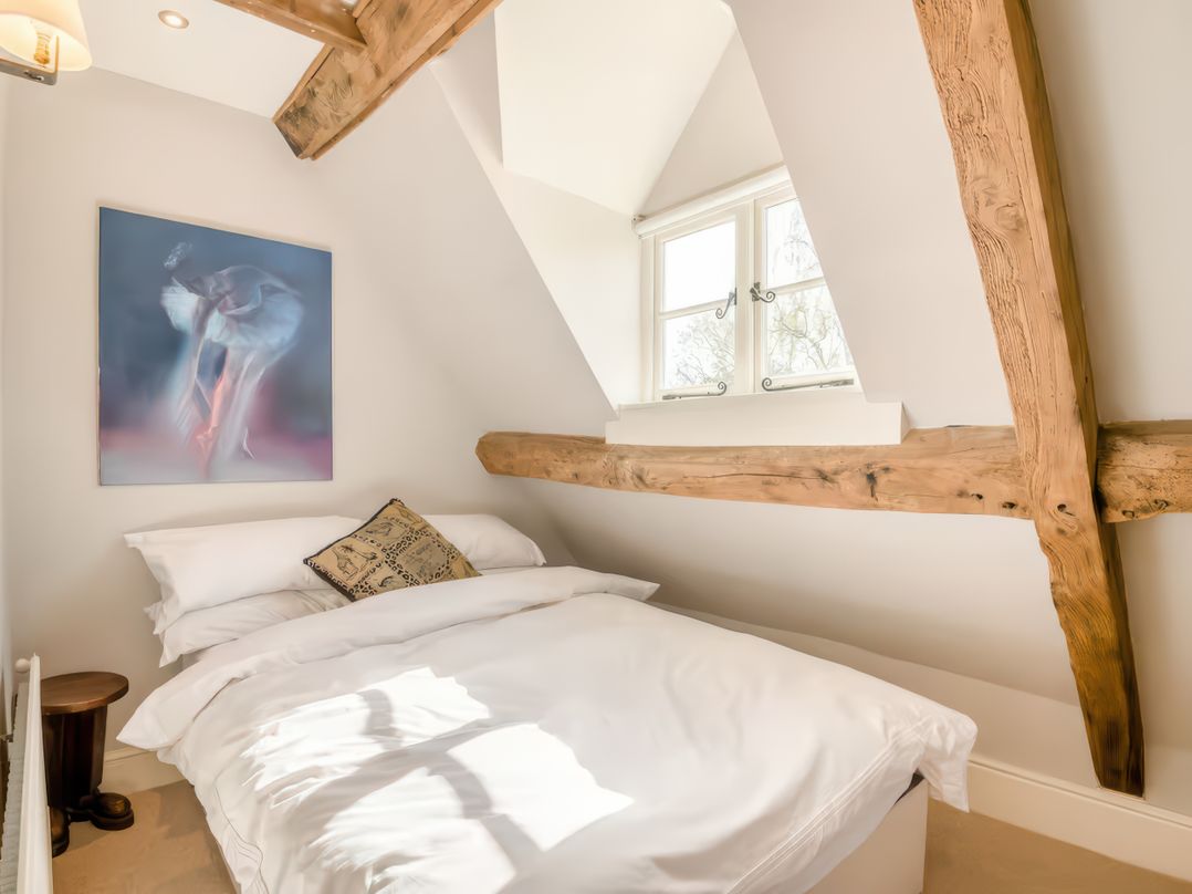 Cotswolds - Garden - Bbq - Parking - Sleeps 6