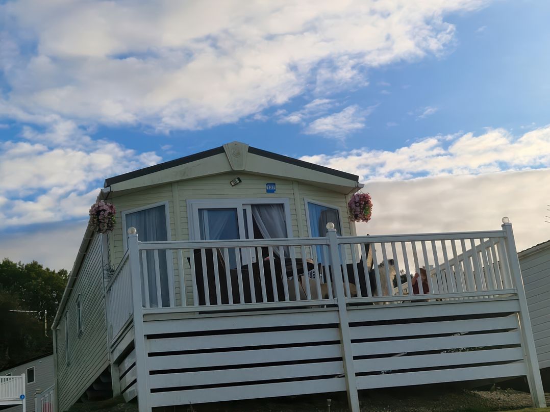 Caravan Sleeps 6 with Sea Views and Parking