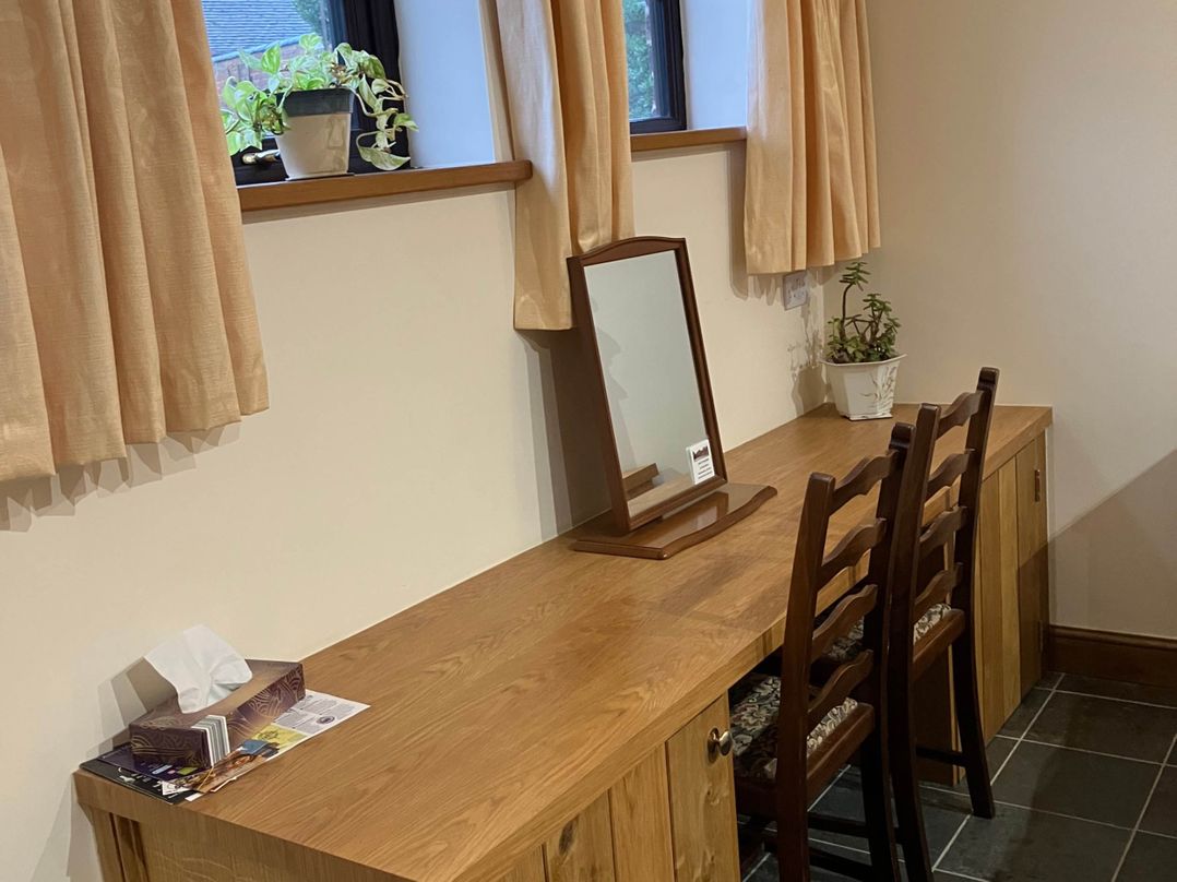Cottage in Nuneaton - Sleeps 2 - Parking - Garden