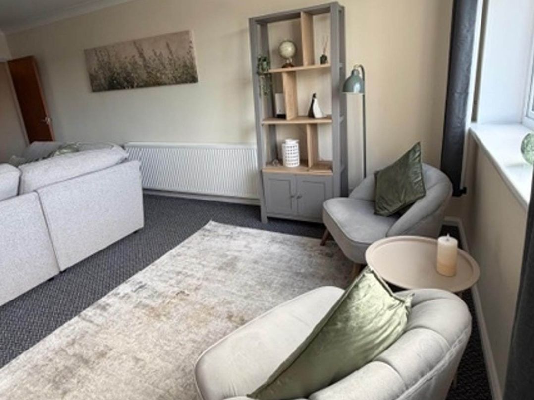 Meriden Apartment - Sleeps 7 - Near Nec, Parking