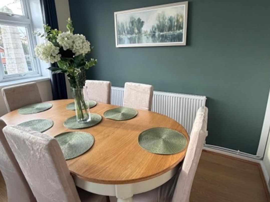 Meriden Apartment - Sleeps 7 - Near Nec, Parking