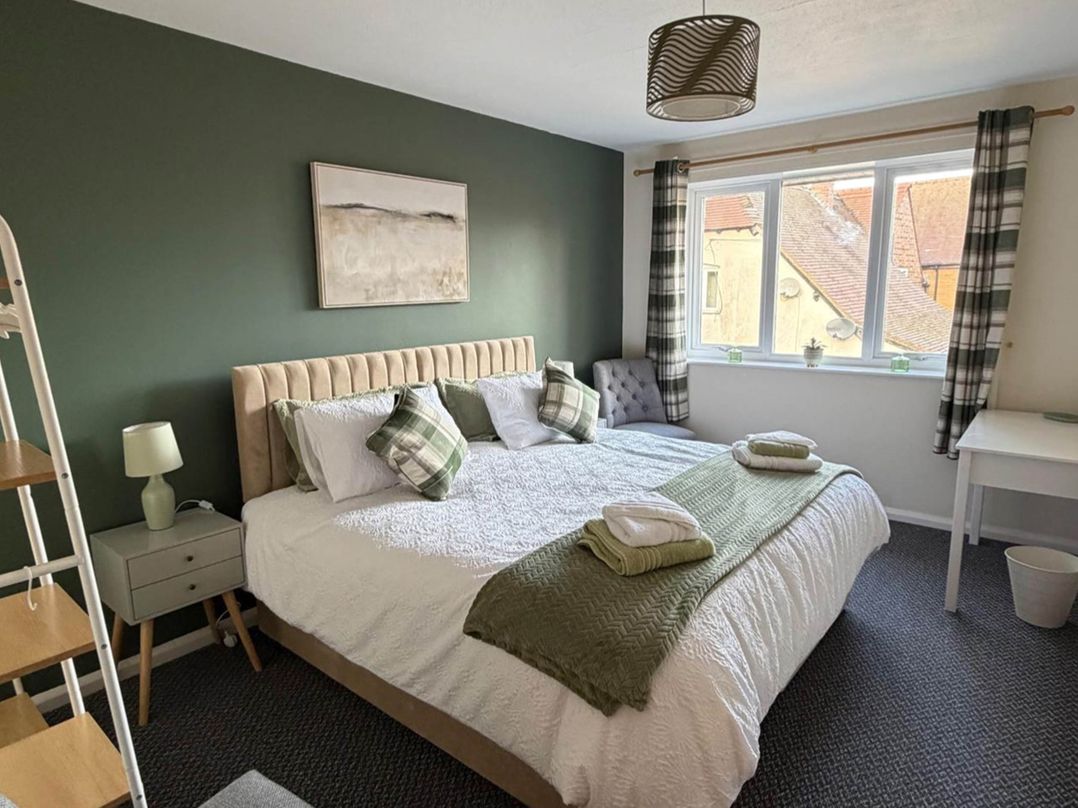 Meriden Apartment - Sleeps 7 - Near Nec, Parking