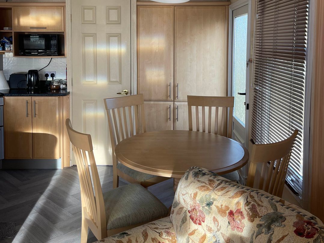 Immaculate 2-Bed Static Caravan at Monrieth