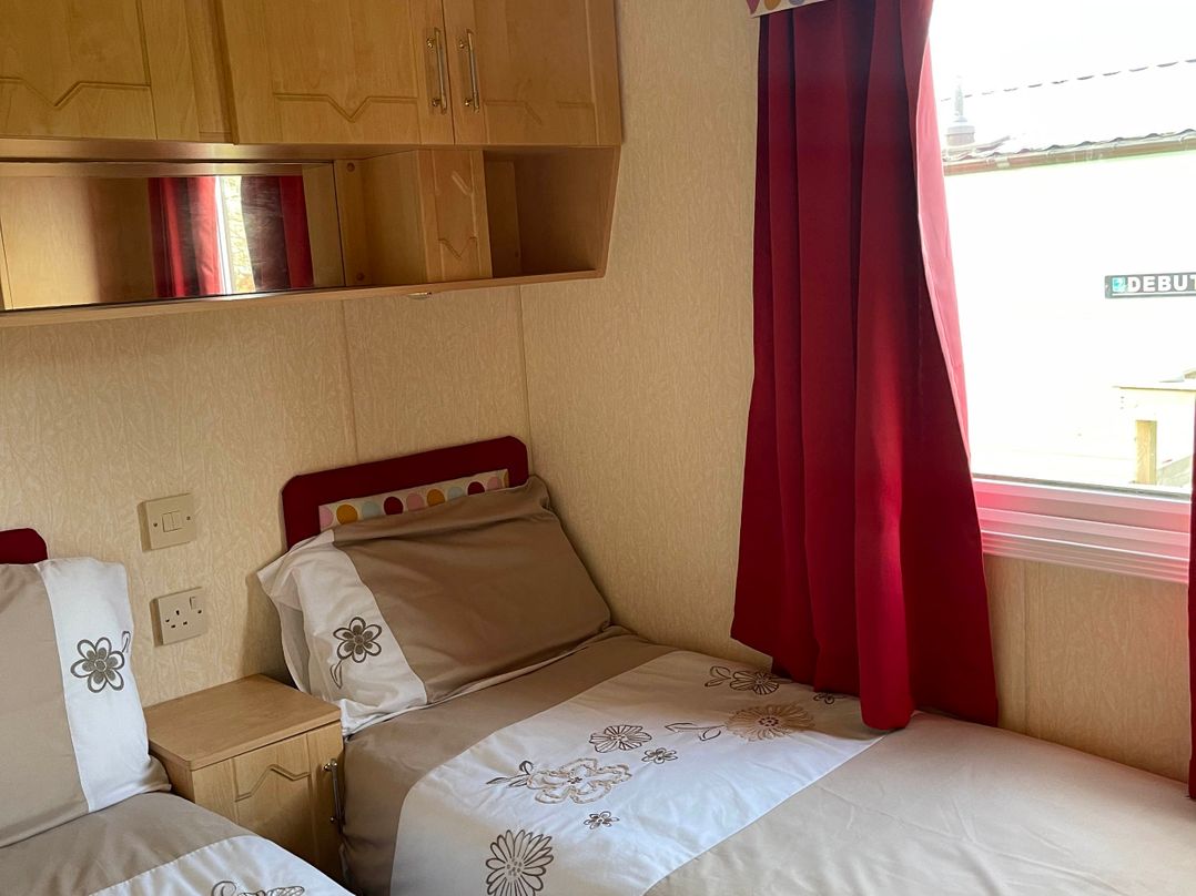 Immaculate 2-Bed Static Caravan at Monrieth