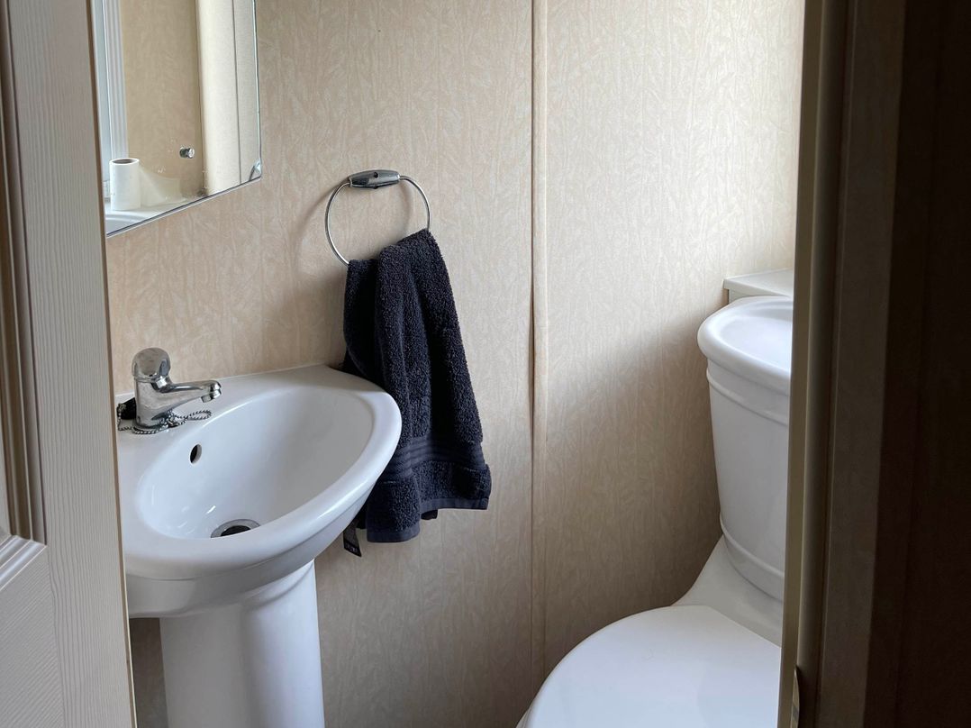 Immaculate 2-Bed Static Caravan at Monrieth