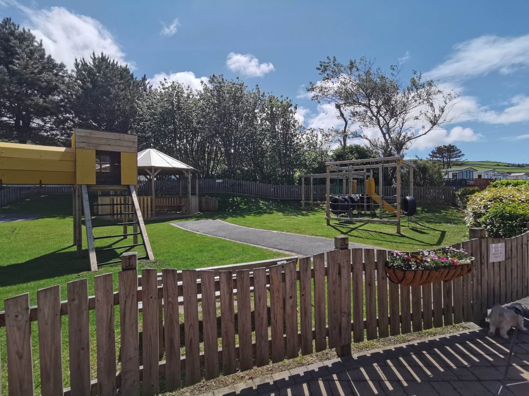 Sea and Mountain view Sunbeach Holiday Snowdonia