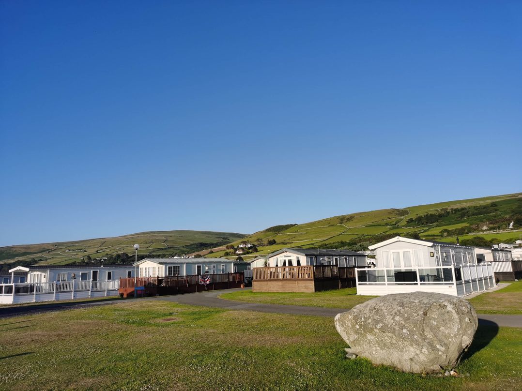 Sea and Mountain view Sunbeach Holiday Snowdonia