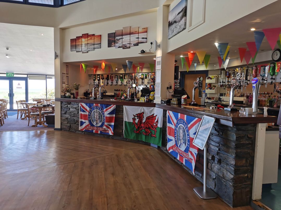 Sea and Mountain view Sunbeach Holiday Snowdonia