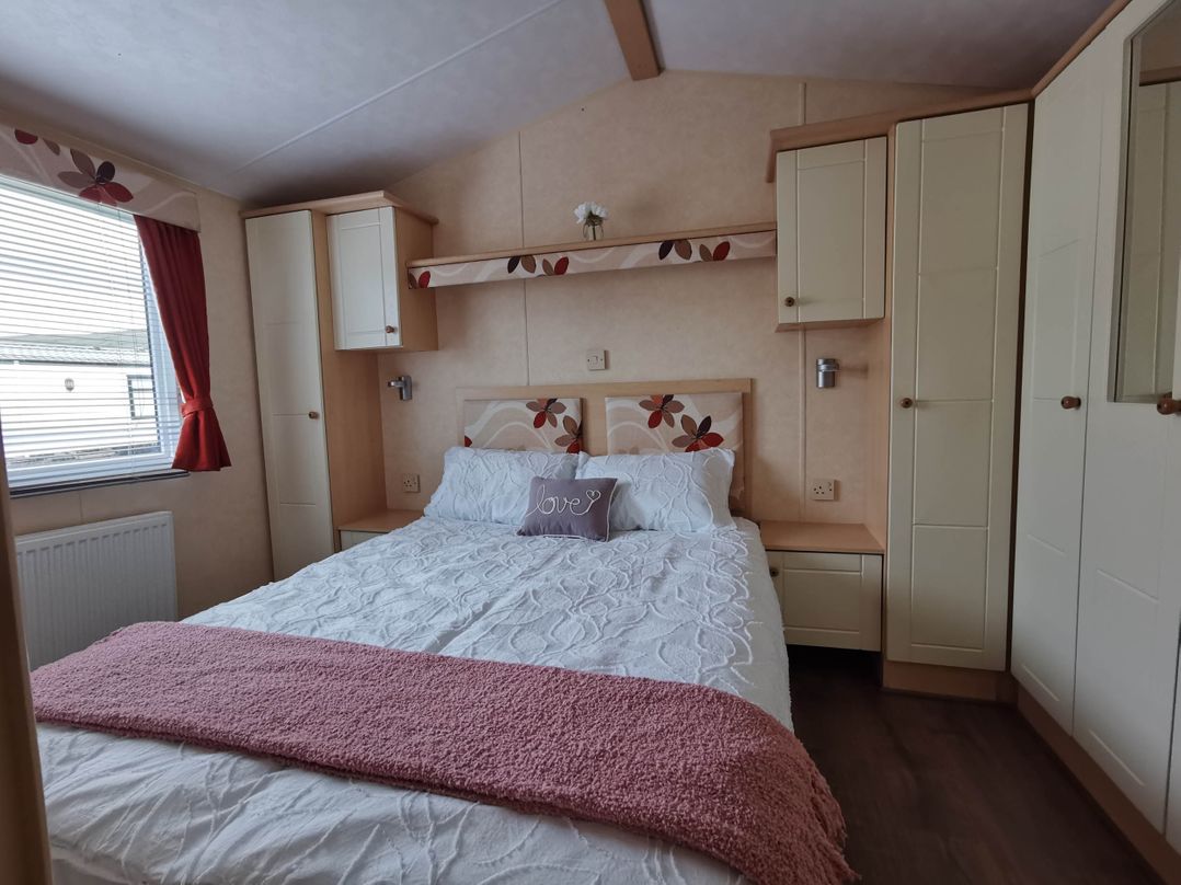 Sea and Mountain view Sunbeach Holiday Snowdonia