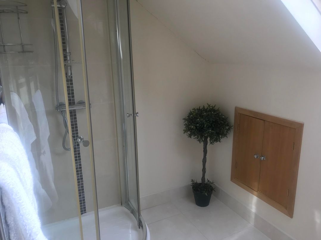 Dungannon 2 Bed Bungalow - Sleeps 5 - Pet Friendly