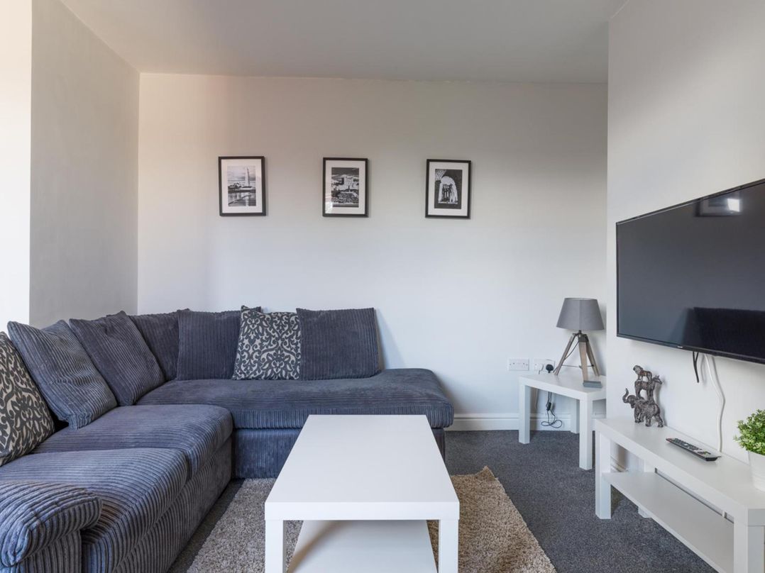 Lily Apartment - Sleeps 3 - Pet friendly - Parking